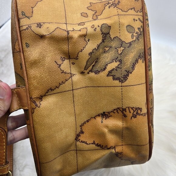 Alviero Geo Classic One-Shoulder Backpack - Picture 5 of 8